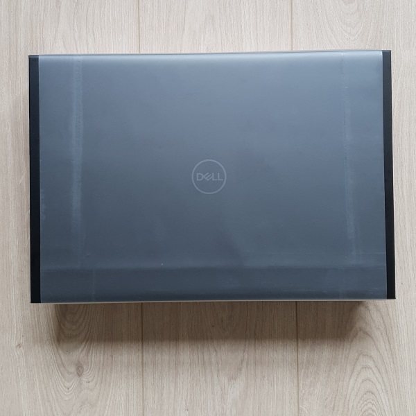 Dell XPS 17 Box