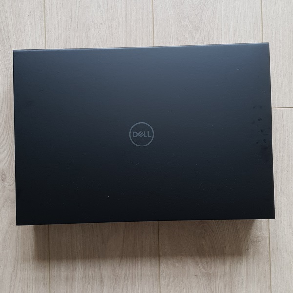 Dell XPS 17 Box