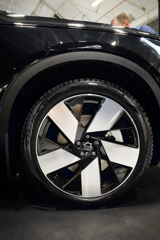 Volvo C40 wheel logo.