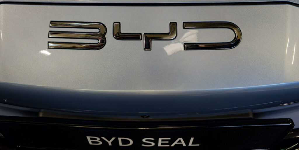 BYD Seal nameplate.