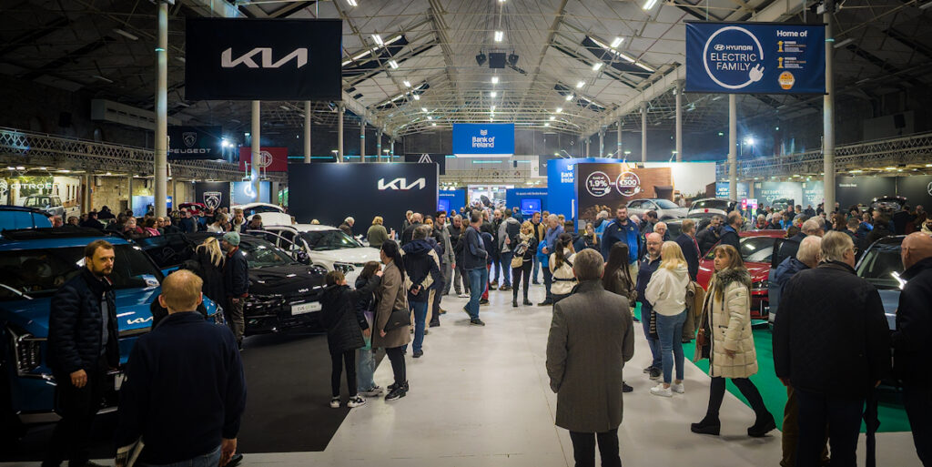 A panorama view of the show from inside the main entrance.